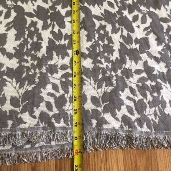 LUCKY BRAND Gray/White Floral Reversible Fringed Poncho - Picture 5 of 8